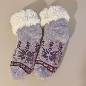 NWOT Muk Luks Women's Fuzzy Chenille Plush Lined Cabin Socks